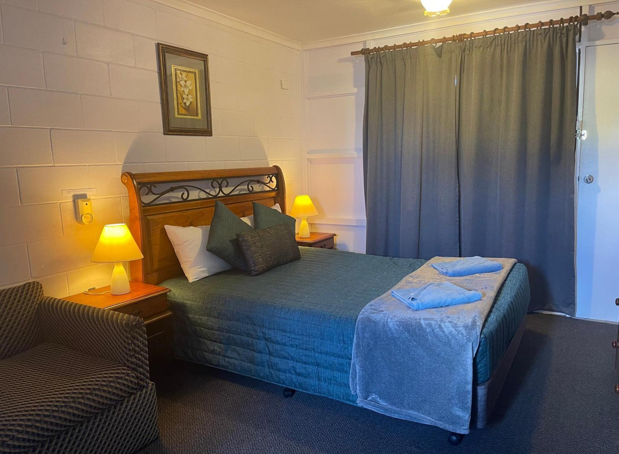 Warrego Motel Charleville Esterno foto
