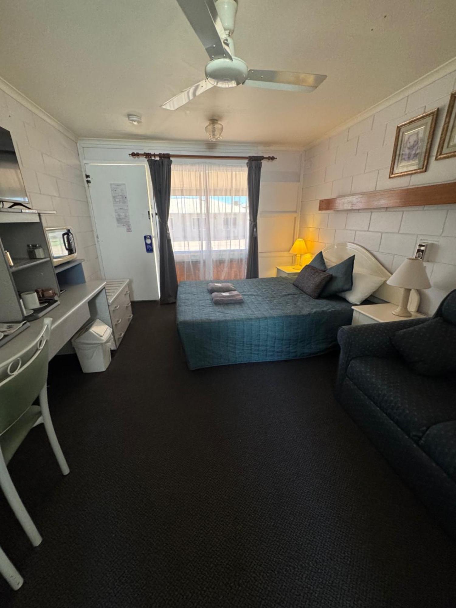 Warrego Motel Charleville Esterno foto