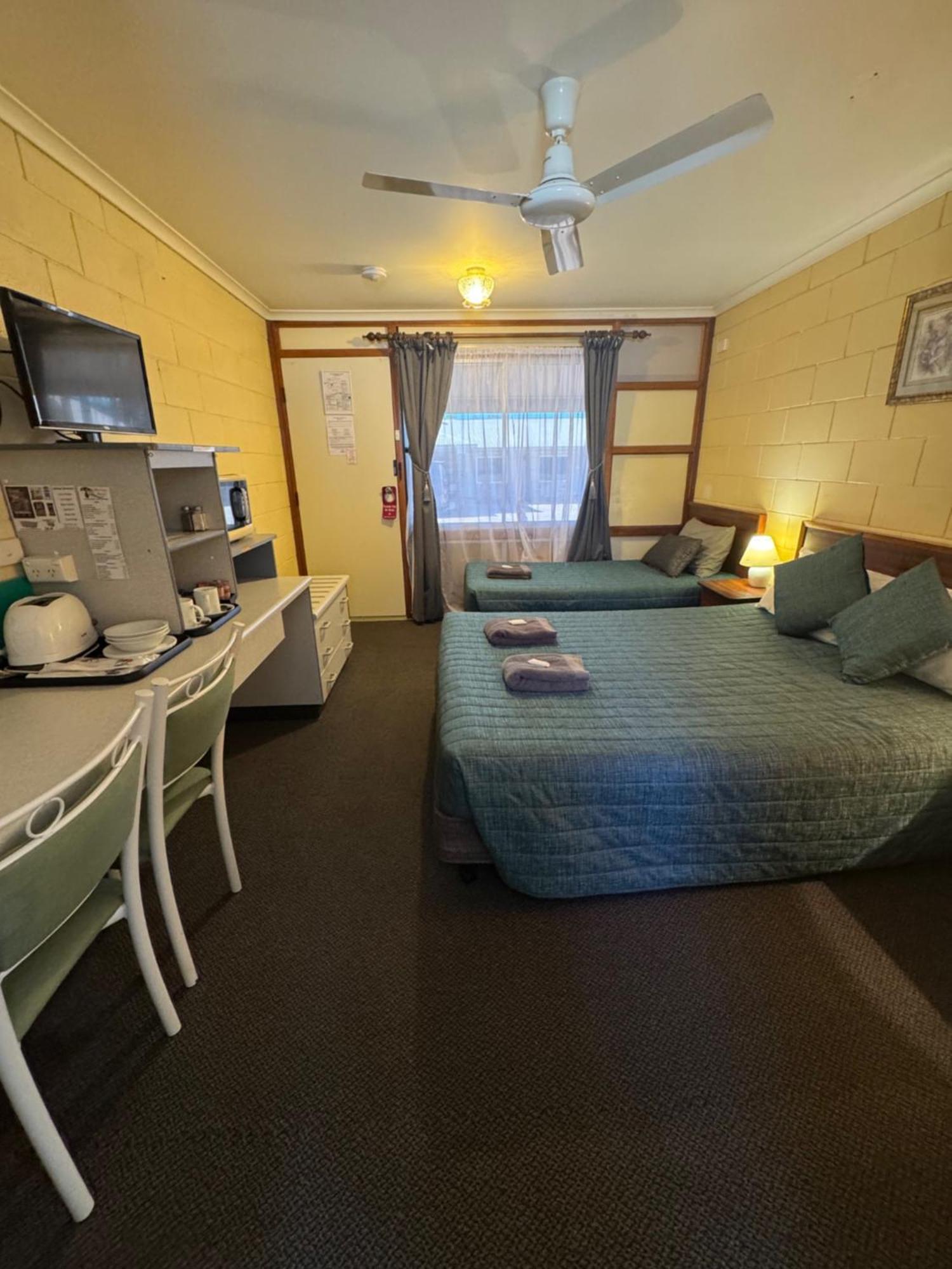 Warrego Motel Charleville Esterno foto