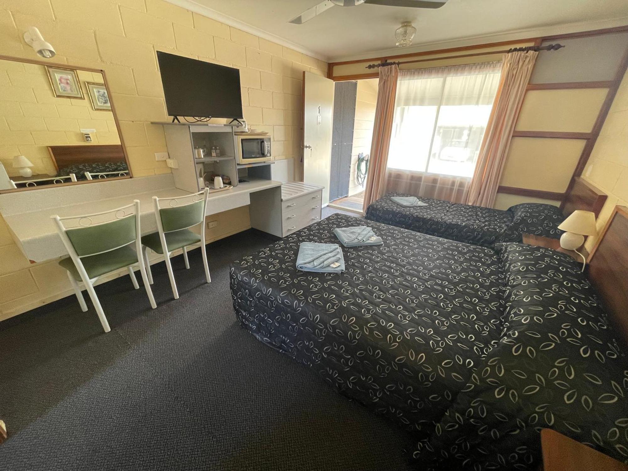 Warrego Motel Charleville Esterno foto