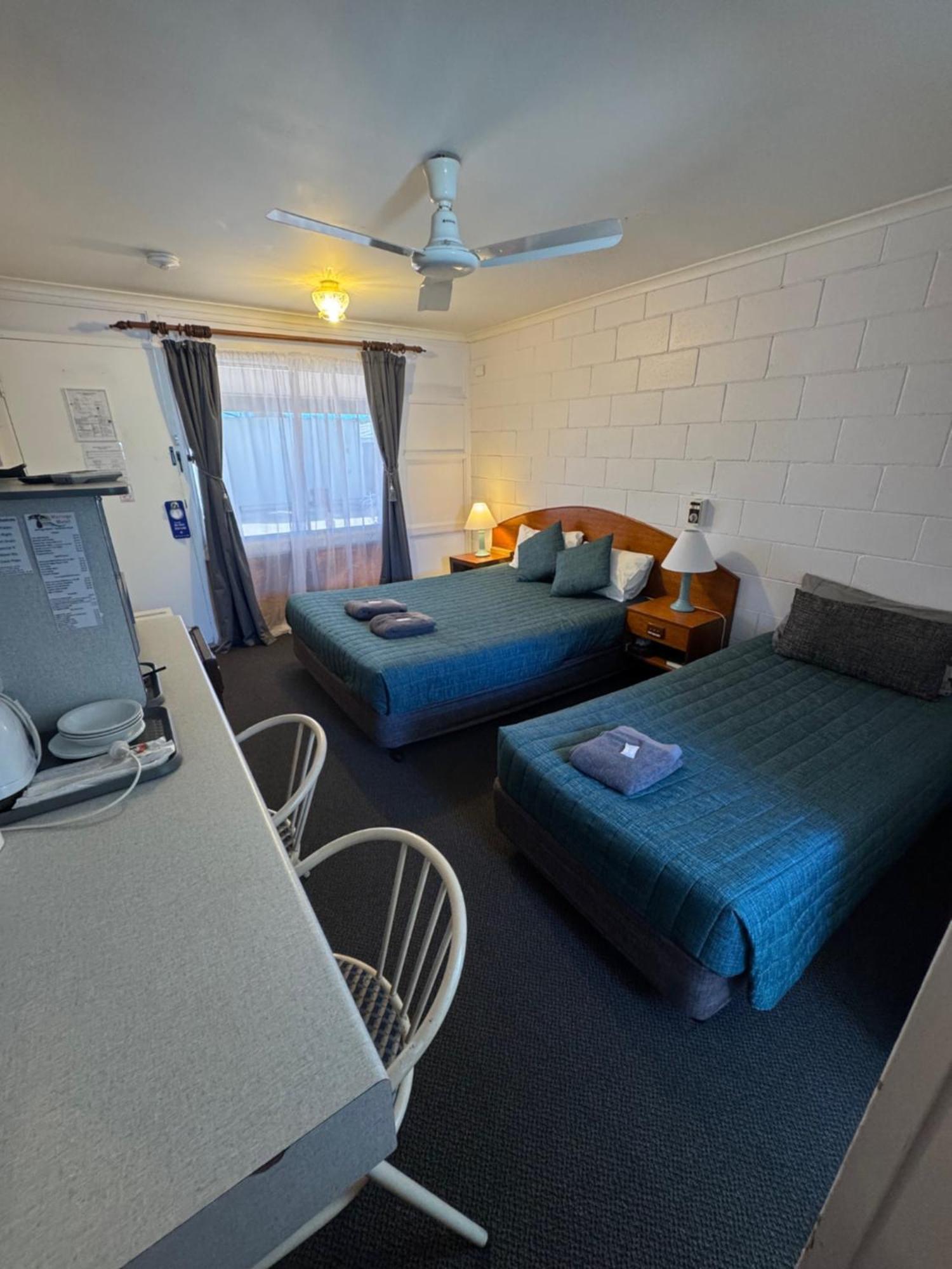 Warrego Motel Charleville Esterno foto