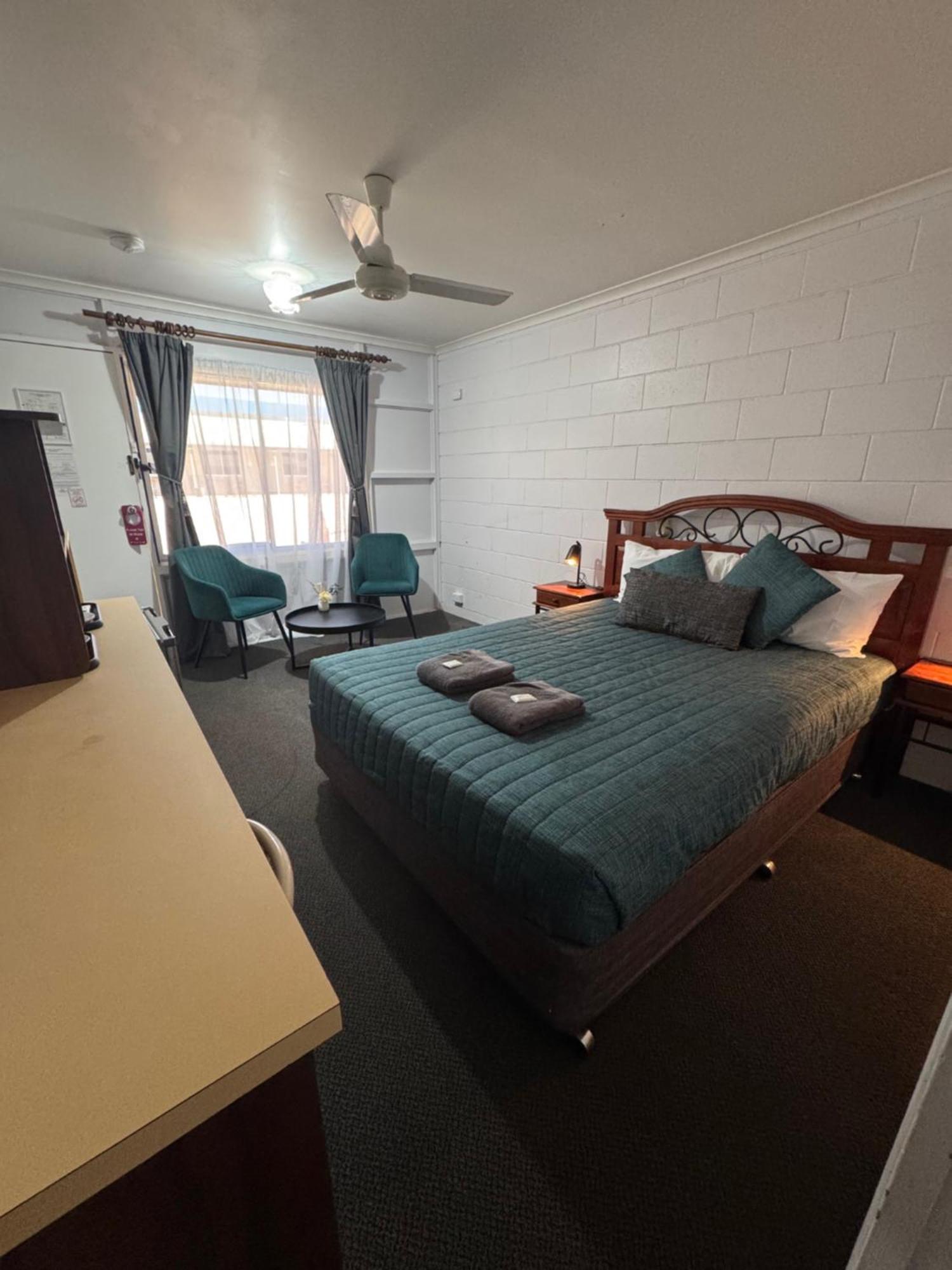Warrego Motel Charleville Esterno foto