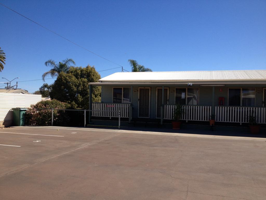 Warrego Motel Charleville Esterno foto