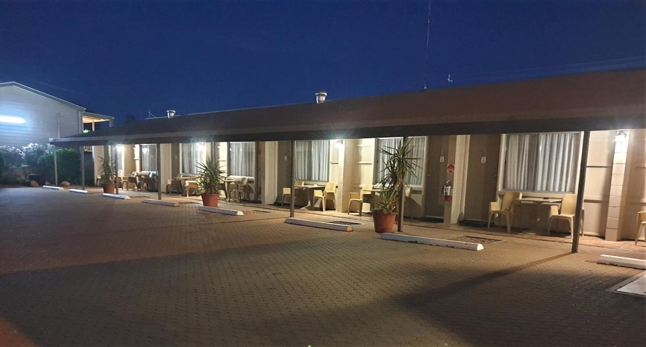 Warrego Motel Charleville Esterno foto